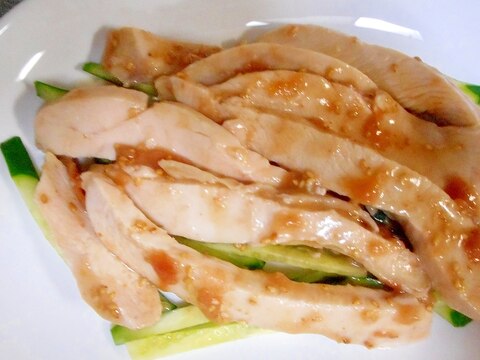 夏にさっぱり!!鶏むね肉とキュウリの梅肉和え